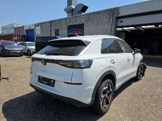 uszkodzony samochody osobowe Volkswagen T-Roc R-Line 1.5eTSI IQ-Light Drive-Mode Camera Virtual Keyless Sfeerverl. Trekhaak 110KW / 150PK 2026/2