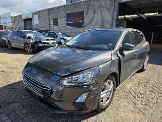 krockskadad bil auto Ford Focus 1.0 EcoBoost Led Acc Camera Led Navi Lane-Assist Stuurverw. Voorruitverw. 74KW/100PK 2020/6