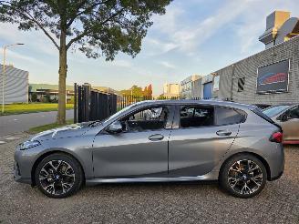 BMW 1-serie 120 M-Pack Pano Virtual Keyless Memory Led Camera Acc Lane-Assist Sfeerverl. 125KW/170PK picture 2
