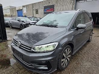 damaged passenger cars Volkswagen Touran R-LINE 1.5TSI DSG PANO 7-Zits Led Alcantara Keyless Camera Navi Acc 110KW / 150PK 2020/5
