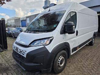 Vaurioauto  passenger cars Fiat Ducato 2.2MJ Maxi L4H2 Ecc Navi 2xCamera Lane-Assist Usb MF-Stuur 103KW/140PK 2025/7