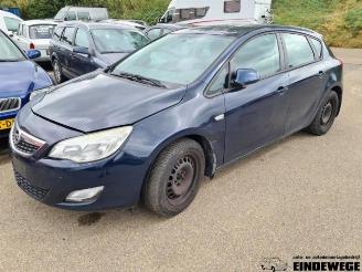 Auto da rottamare Opel Astra Astra J (PC6/PD6/PE6/PF6), Hatchback 5-drs, 2009 / 2015 1.6 16V Ecotec 2011/11