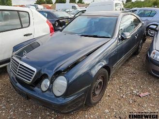 Auto da rottamare Mercedes CLK CLK (C208), Coupe, 1997 / 2002 2.0 200K Evo 16V 2002/2
