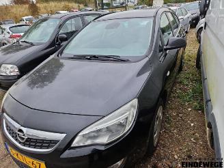 Vrakbiler auto Opel Astra Astra J Sports Tourer (PD8/PE8/PF8), Combi, 2010 / 2015 1.4 16V ecoFLEX 2011/2
