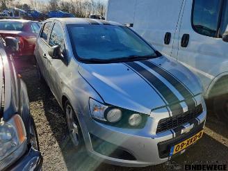 Salvage car Chevrolet Aveo Aveo (300), Hatchback, 2006 / 2015 1.2 16V 2012/6