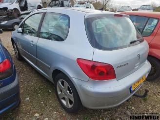 Peugeot 307 307 (3A/C/D), Hatchback, 2000 / 2009 2.0 16V picture 4