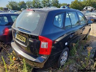 Kia Carens Carens III (FG), MPV, 2006 / 2013 2.0i CVVT 16V picture 3