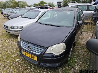 Vrakbiler auto Volkswagen Polo Polo IV (9N1/2/3), Hatchback, 2001 / 2012 1.4 16V 2006/9