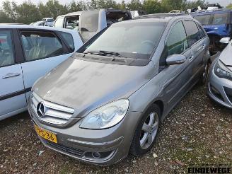 Vrakbiler auto Mercedes B-klasse B (W245), Hatchback, 2005 / 2011 2.0 B-200 16V 2006/9