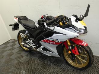 Yamaha YZF - R125  picture 1