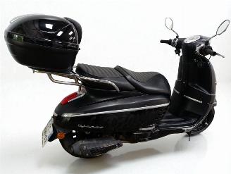 Vaurioauto  motor cycles Peugeot  50 DJANGO 2020/10