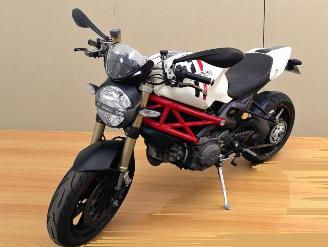 uszkodzony motocykle Ducati Monster 1100  2013/4