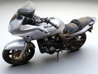 Kawasaki ZR - 7  picture 8