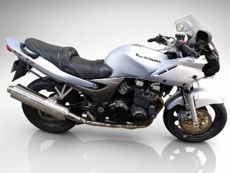 damaged motor cycles Kawasaki ZR - 7  2003/9