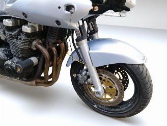 Kawasaki ZR - 7  picture 18