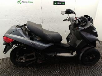 Schade scooter Piaggio  500 MP3 2012/5