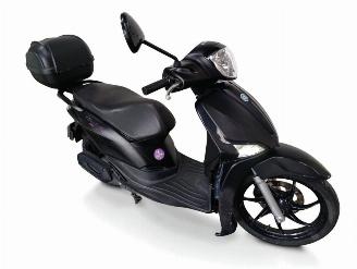 Schade scooter Piaggio  LIBERTY MODEL ABS 2021/8