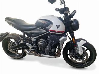 skadebil motor Triumph Trident 660  2022/8