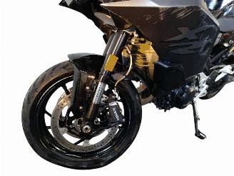 BMW  F 900XR picture 13