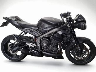 krockskadad bil motor Triumph Street Triple  2022/10