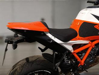 KTM 1290 Super Duke R  picture 13