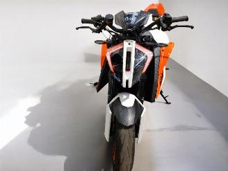 KTM 1290 Super Duke R  picture 2