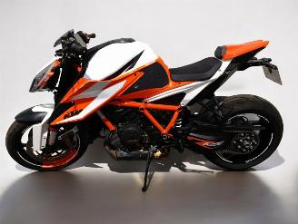 KTM 1290 Super Duke R  picture 17