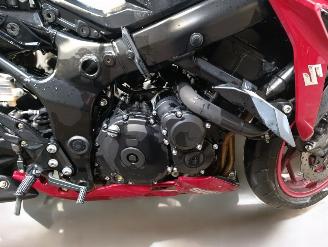 Suzuki GSX 750  picture 12