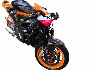 Honda CBR 1000 REPSOL picture 4