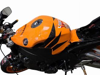 Honda CBR 1000 REPSOL picture 5