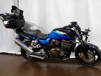 Vaurioauto  motor cycles Kawasaki ZRX 1200  2002/4