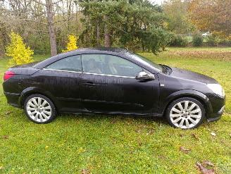 begagnad bil auto Opel Astra H TWINTOP CABRIOLET 1.9 CDTI- 16V TURBO 2007/2