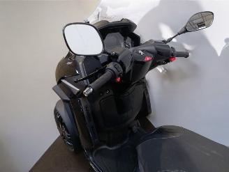 Peugeot  METROPOLIS picture 9