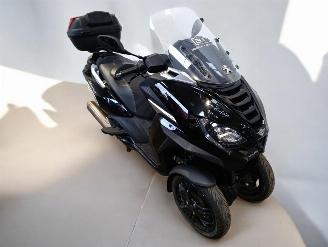 damaged scooters Peugeot  METROPOLIS 2023/11