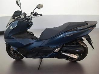 Honda  PCX picture 3