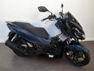 krockskadad bil bromfiets Honda  PCX 2025/1