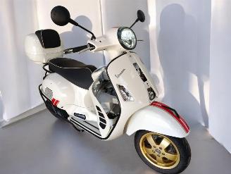 skadebil bromfiets Piaggio  GTS VESPA 2021/12