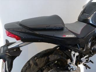 Honda CB 750 HORNET picture 12