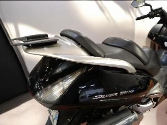 Honda  FJS SILVERWING picture 11