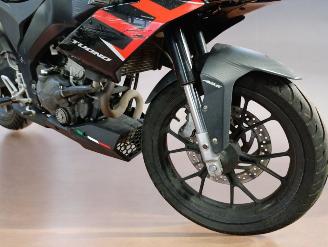 Aprilia Tuono  picture 16