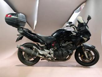 Vaurioauto  motor cycles Honda CBF 600  2006/6
