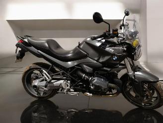 Vaurioauto  motor cycles BMW R 1200 R COMFORTLINE 2011/5