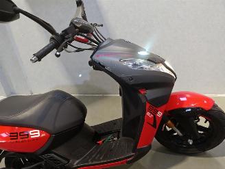 Peugeot  STREET ZONE picture 7