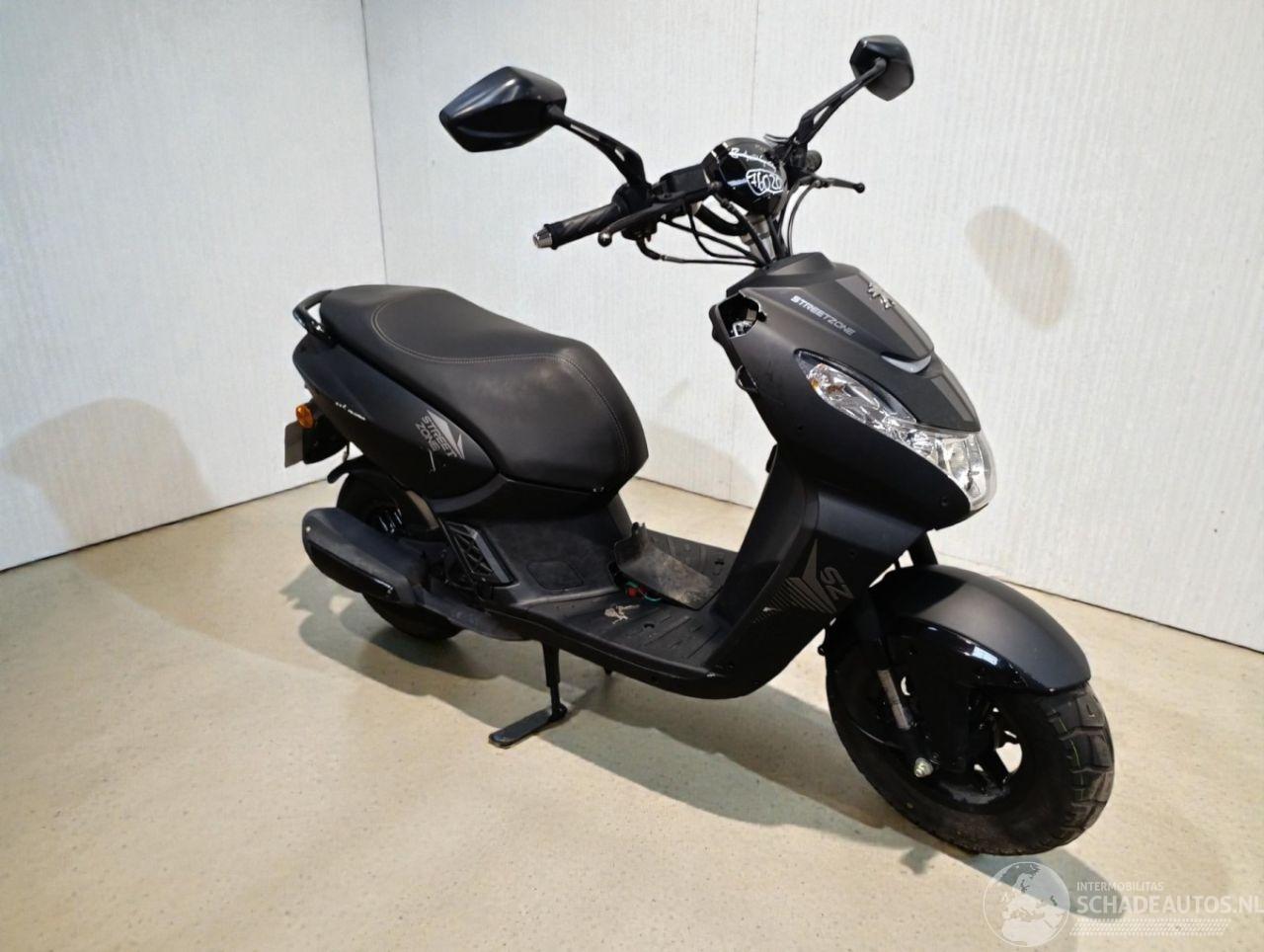 Peugeot  STREET ZONE