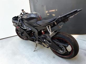 Yamaha YZF - R6  picture 5