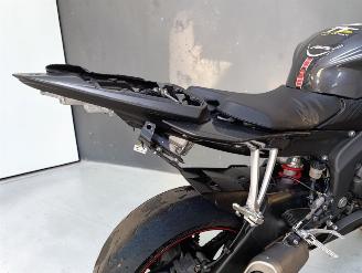 Yamaha YZF - R6  picture 7