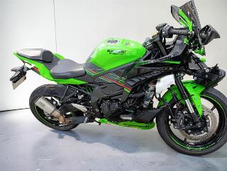krockskadad bil motor Kawasaki  ZX 4R 2023/11