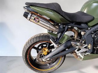 Triumph Street Triple  picture 12