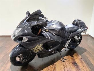 Suzuki GSX 1300 R picture 3