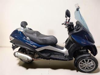 krockskadad bil bromfiets Piaggio  MP3 2009/3